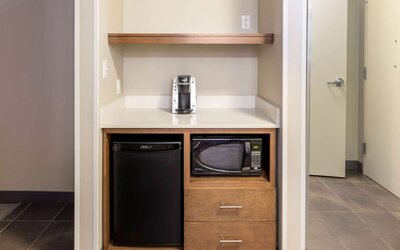 La Quinta Inn & Suites by Wyndham Tulsa Downtown/Route 66