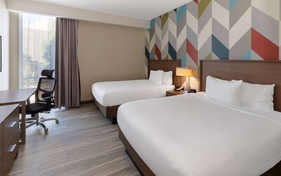 La Quinta Inn & Suites by Wyndham Tulsa Downtown/Route 66