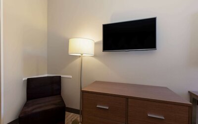 La Quinta Inn & Suites by Wyndham Tulsa Downtown/Route 66