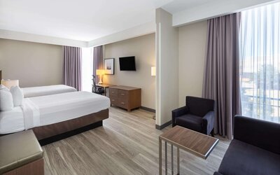 La Quinta Inn & Suites by Wyndham Tulsa Downtown/Route 66