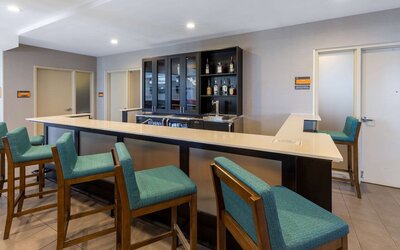 La Quinta Inn & Suites by Wyndham Tulsa Downtown/Route 66