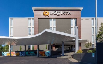 La Quinta Inn & Suites by Wyndham Tulsa Downtown/Route 66