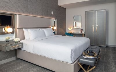 Tulsa Club Hotel, Curio Collection by Hilton
