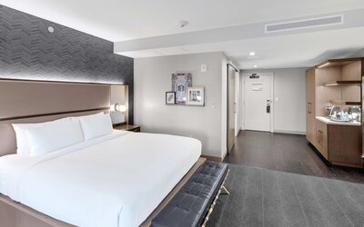 Tulsa Club Hotel, Curio Collection by Hilton