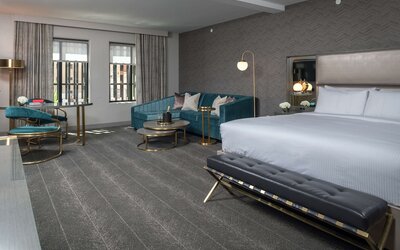 Tulsa Club Hotel, Curio Collection by Hilton