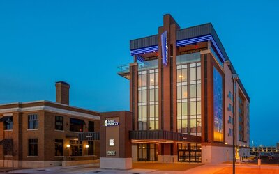 Hotel Indigo Tulsa DWTN-Entertainment Area by IHG