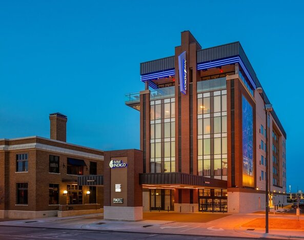 Hotel Indigo Tulsa DWTN-Entertainment Area by IHG