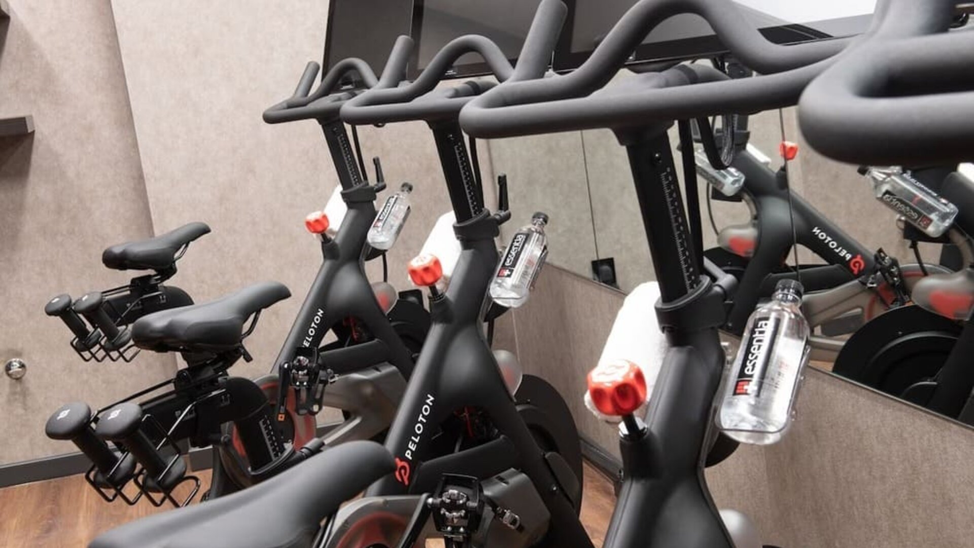 Fitness center available at Aliz Hotel Times Square. 