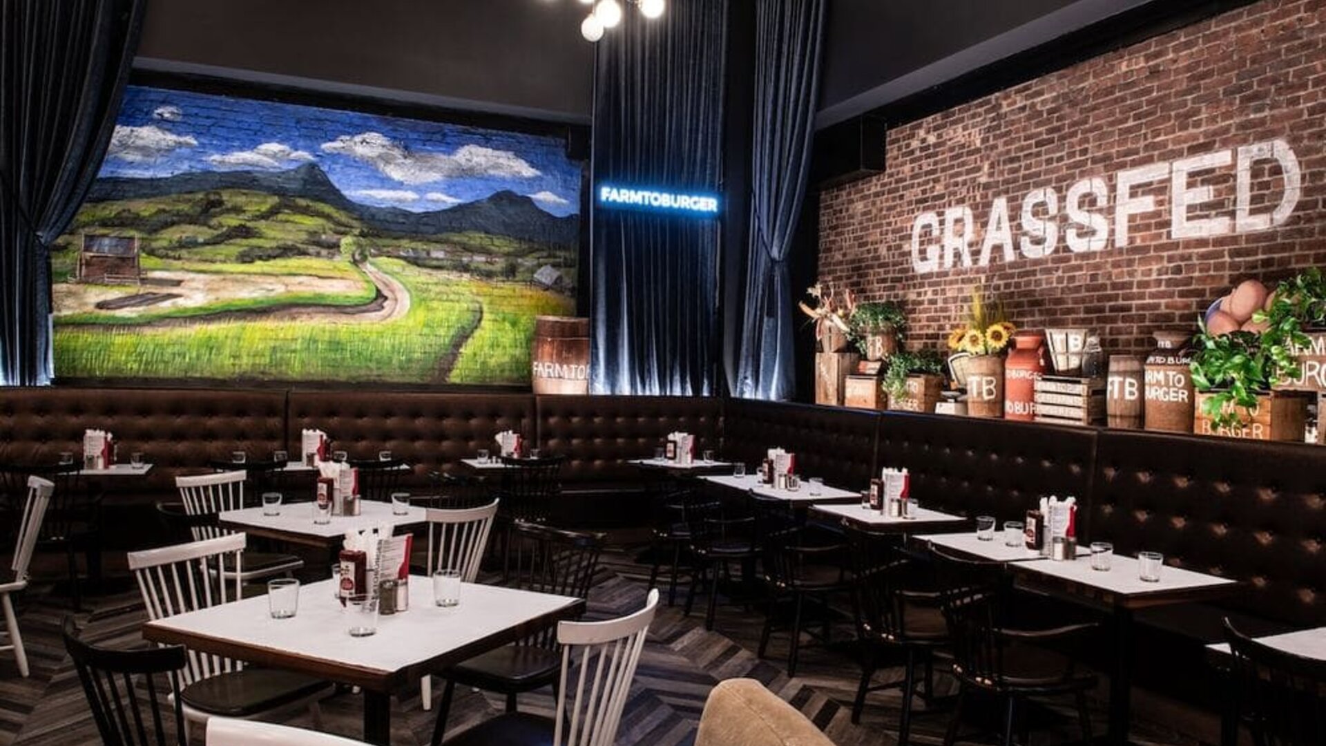 Dining room at Aliz Hotel Times Square.