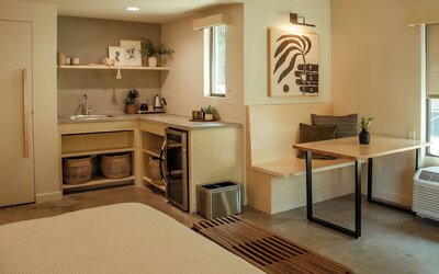 Brut Hotel
