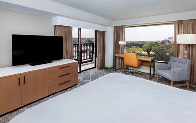 DoubleTree by Hilton Tulsa - Warren Place