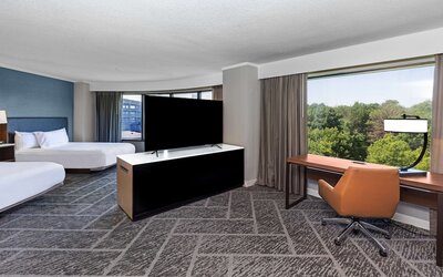 DoubleTree by Hilton Tulsa - Warren Place