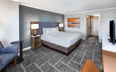 DoubleTree by Hilton Tulsa - Warren Place