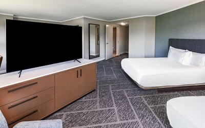 DoubleTree by Hilton Tulsa - Warren Place