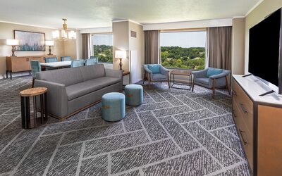DoubleTree by Hilton Tulsa - Warren Place