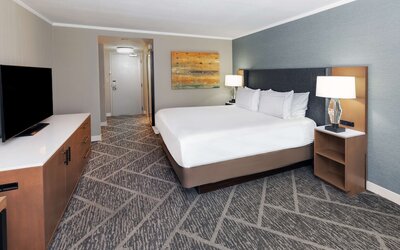 DoubleTree by Hilton Tulsa - Warren Place