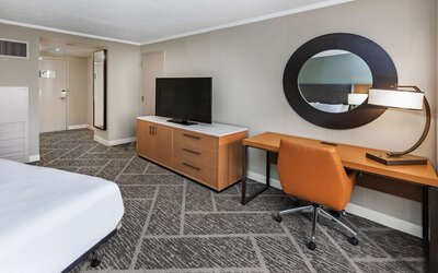 DoubleTree by Hilton Tulsa - Warren Place
