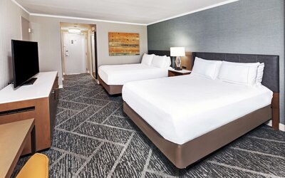 One King Bed with Balcony Corner