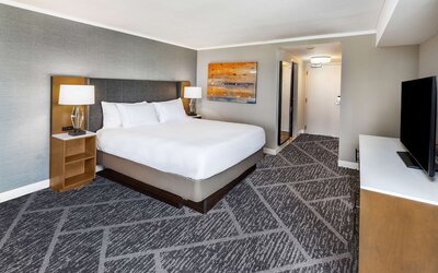 DoubleTree by Hilton Tulsa - Warren Place
