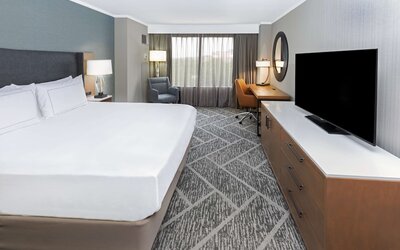 DoubleTree by Hilton Tulsa - Warren Place