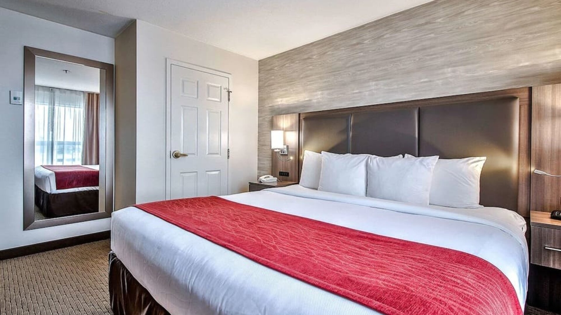 Comfortable king room at Comfort Inn And Suites Calgary South.