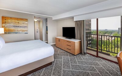 DoubleTree by Hilton Tulsa - Warren Place