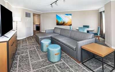 DoubleTree by Hilton Tulsa - Warren Place
