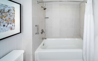 DoubleTree by Hilton Tulsa - Warren Place