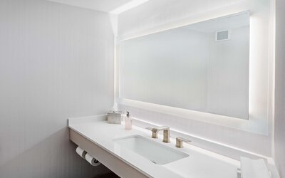 DoubleTree by Hilton Tulsa - Warren Place