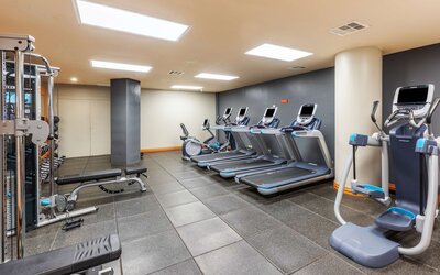DoubleTree by Hilton Tulsa - Warren Place