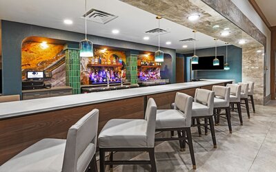 DoubleTree by Hilton Tulsa - Warren Place
