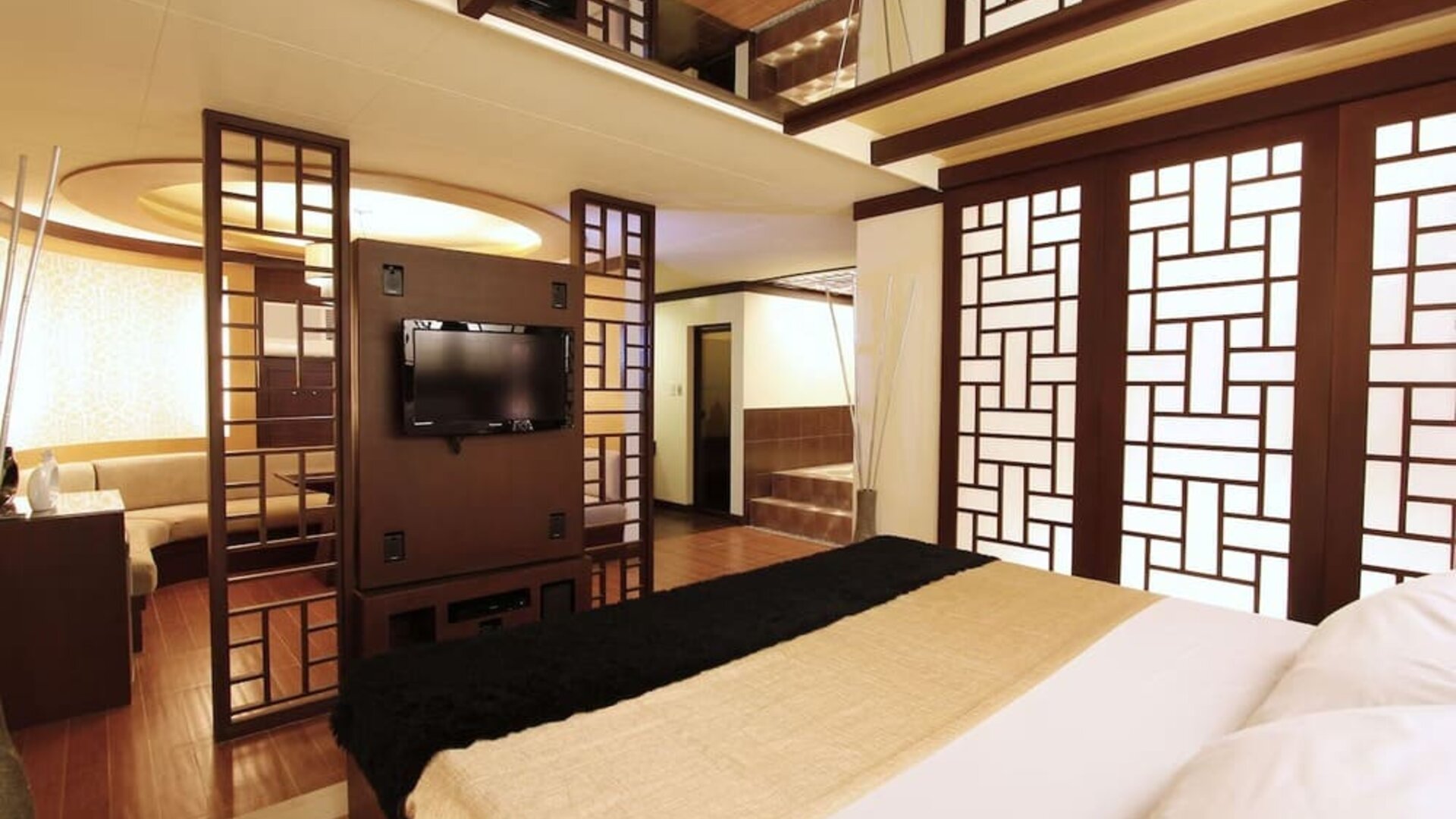 King room at Victoria Court North EDSA - Caloocan.