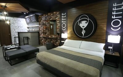 Cozy king room at Victoria Court North EDSA - Caloocan.
