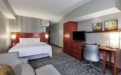 Courtyard by Marriott Tulsa Woodland Hills