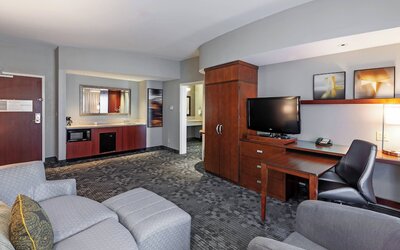 Courtyard by Marriott Tulsa Woodland Hills