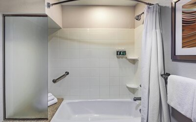 Courtyard by Marriott Tulsa Woodland Hills