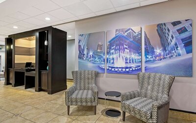 La Quinta Inn & Suites by Wyndham Tulsa Airpt / Expo Square