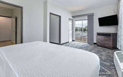 La Quinta Inn & Suites by Wyndham Tulsa Airpt / Expo Square