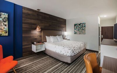 La Quinta Inn & Suites by Wyndham Owasso