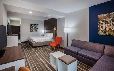 La Quinta Inn & Suites by Wyndham Owasso