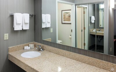 Courtyard by Marriott Wichita East