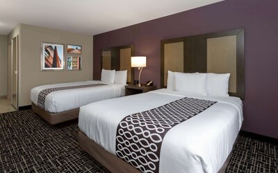 La Quinta Inn & Suites by Wyndham Wichita Airport