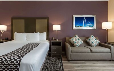 La Quinta Inn & Suites by Wyndham Wichita Airport