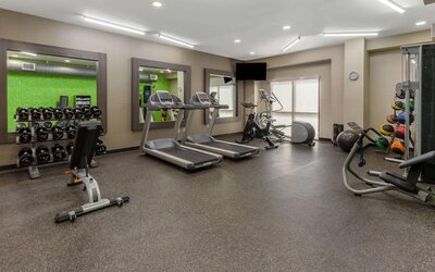 La Quinta Inn & Suites by Wyndham Wichita Airport