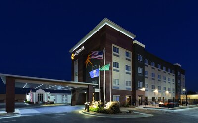 La Quinta Inn & Suites by Wyndham Wichita Airport