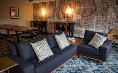 DoubleTree by Hilton Hotel Wichita Airport