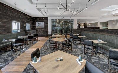 DoubleTree by Hilton Hotel Wichita Airport