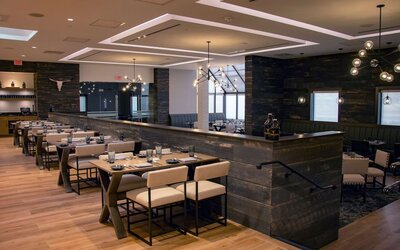 DoubleTree by Hilton Hotel Wichita Airport