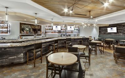 DoubleTree by Hilton Hotel Wichita Airport