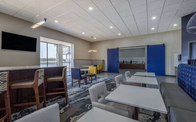 Hawthorn Extended Stay by Wyndham Wichita Airport